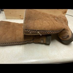 UGG boots women’s size 9. Used, but are still very comfortable 30$!or best offer